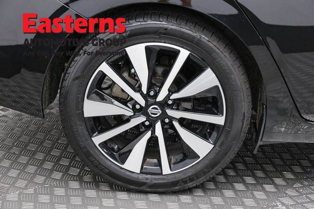 Used 2023 Nissan Sentra SV w/ SV Premium Package FWD image 30