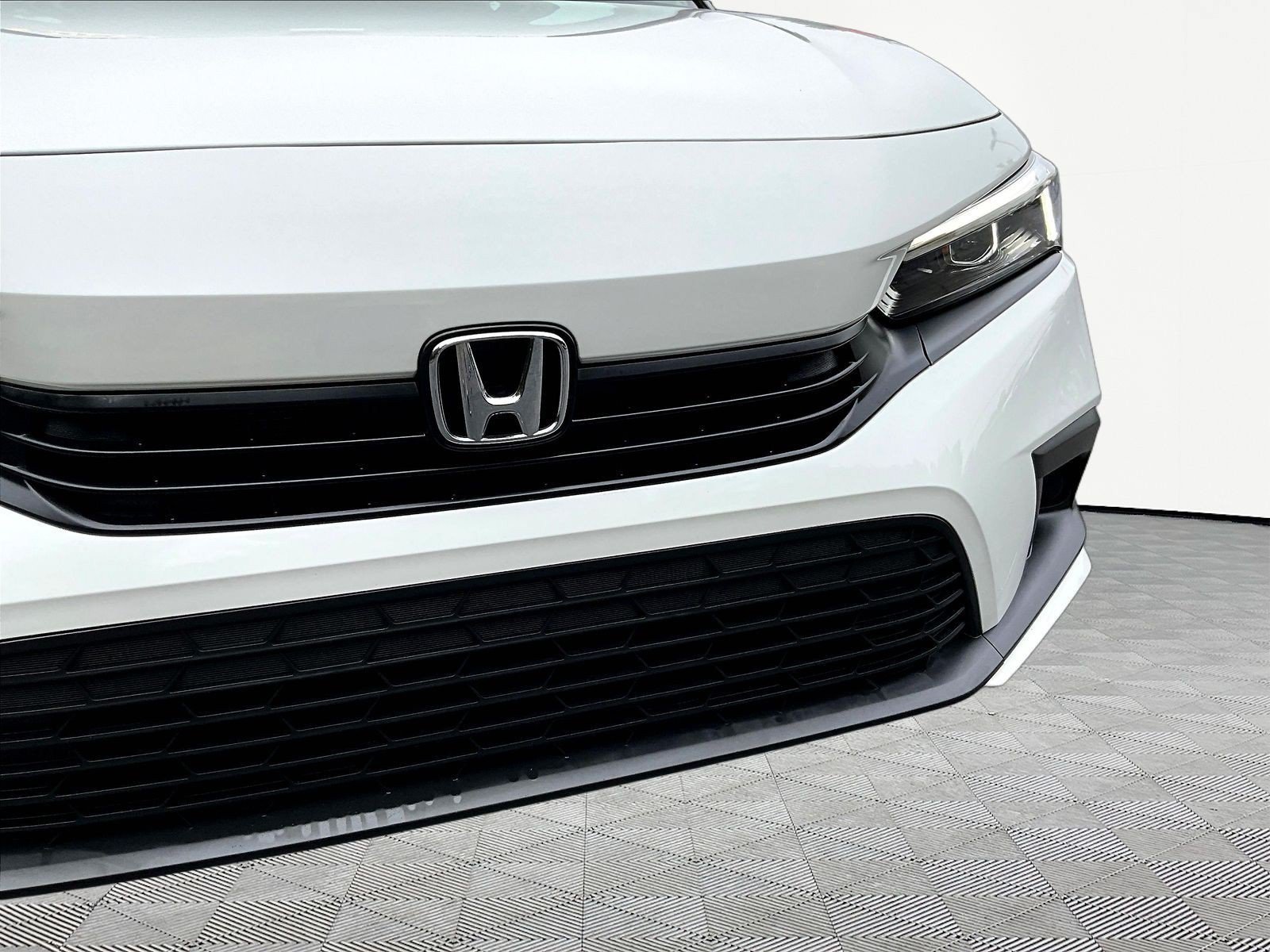 Used 2024 Honda Civic LX image 32
