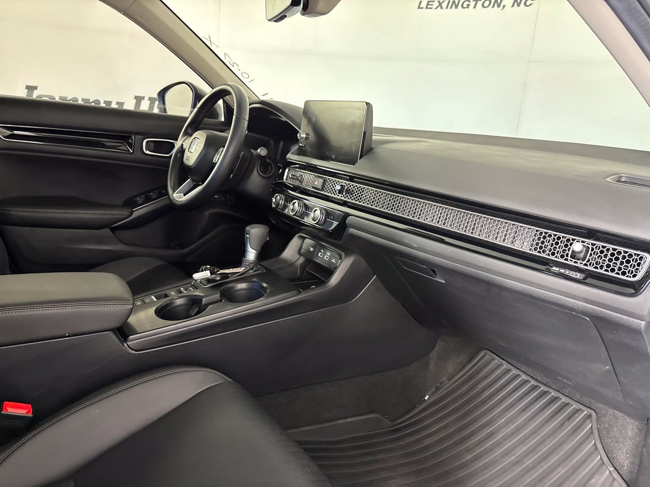 Used 2024 Honda Civic Touring image 32