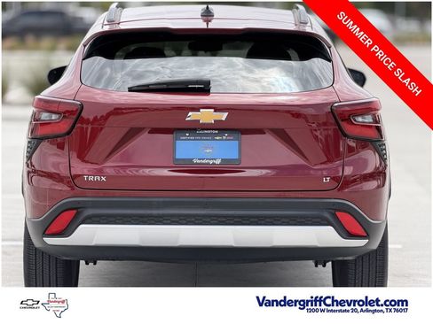 Certified 2025 Chevrolet Trax LT w/ Driver Confidence Package FWD image 5