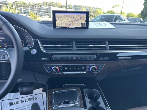 Used 2019 Audi Q7 3.0T Prestige w/ Prestige Package AWD/4WD image 32