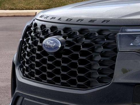 New 2026 Ford Explorer ST-Line w/ ST-Line Street Pack AWD/4WD image 17