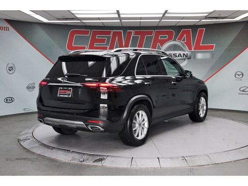 Used 2024 Mercedes-Benz GLE 350 4MATIC image 4