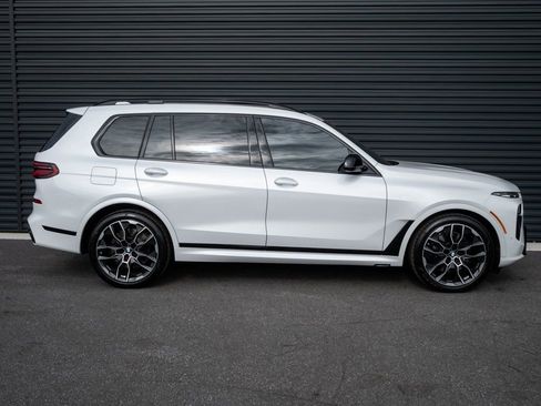 Used 2025 BMW X7 M60i image 27