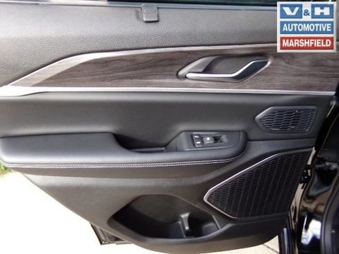 Used 2024 Jeep Grand Cherokee Limited 4xe AWD/4WD image 25