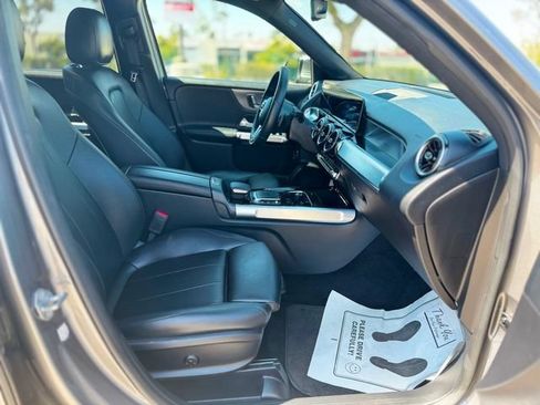 Used 2021 Mercedes-Benz GLB 250 image 34