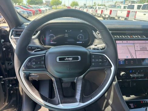 Used 2024 Jeep Grand Cherokee Limited w/ Luxury Tech Group II AWD/4WD image 27