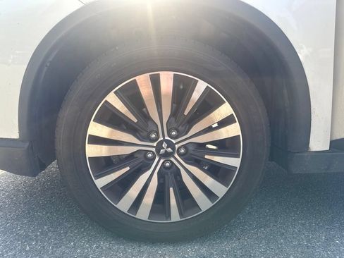 Used 2020 Mitsubishi Outlander SE AWD/4WD image 24