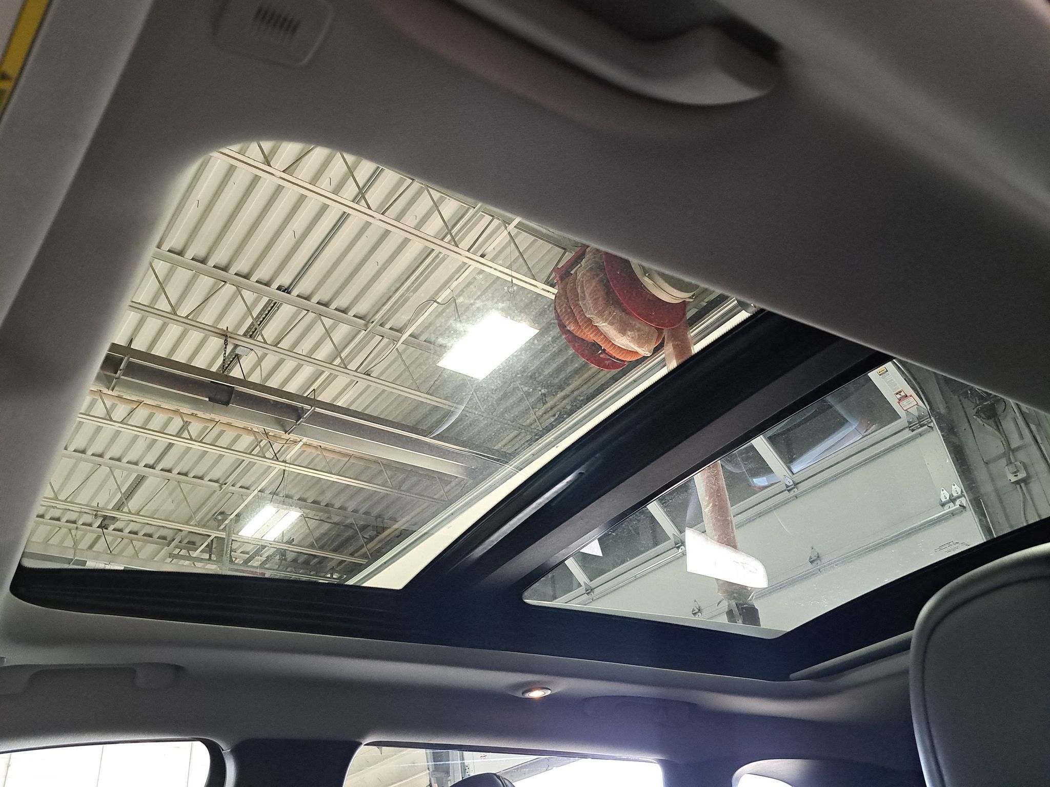 Used 2019 Jeep Cherokee Limited AWD/4WD image 30