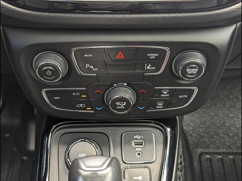 Used 2021 Jeep Compass Limited w/ Sun and Sound Group AWD/4WD image 31