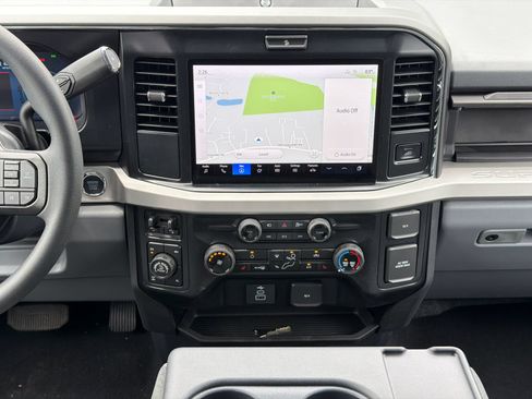 New 2026 Ford F250 XLT w/ XLT Premium Package AWD/4WD image 18