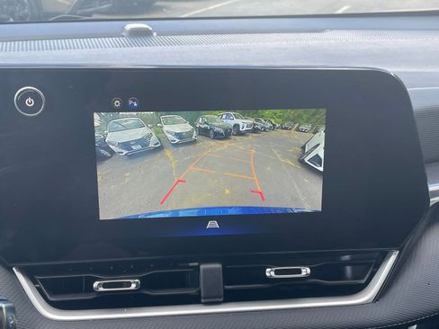 Used 2025 Chevrolet Equinox LT image 24