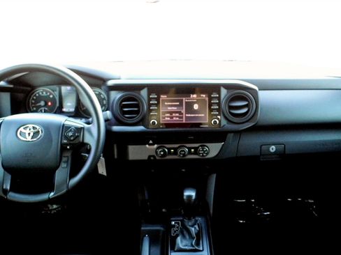 Used 2020 Toyota Tacoma SR image 19