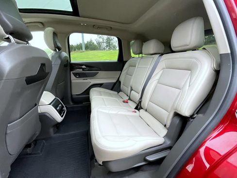 Used 2024 Lincoln Nautilus Premier w/ Equipment Group 102A AWD/4WD image 19
