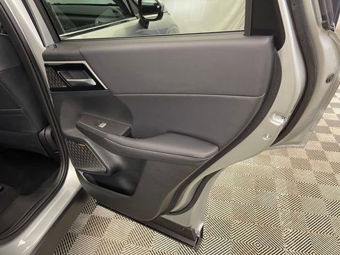 New 2025 Mitsubishi Outlander SE image 32