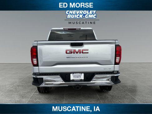 Used 2021 GMC Sierra 1500 SLE image 4
