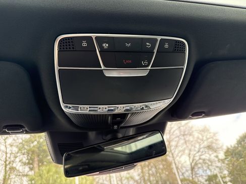 Used 2019 Mercedes-Benz S 560 Sedan image 24