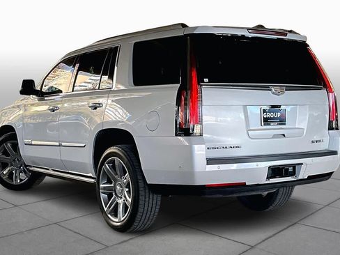 Used 2017 Cadillac Escalade Platinum image 11
