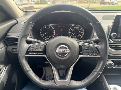 Used 2023 Nissan Altima 2.5 SR image 10