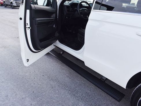 Used 2023 Ford Expedition Limited image 16