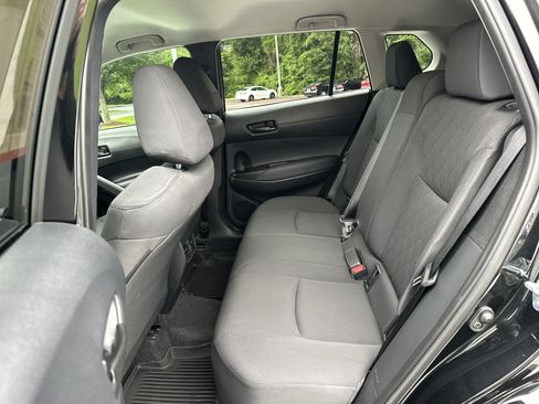 Certified 2025 Toyota Corolla Cross LE FWD image 31
