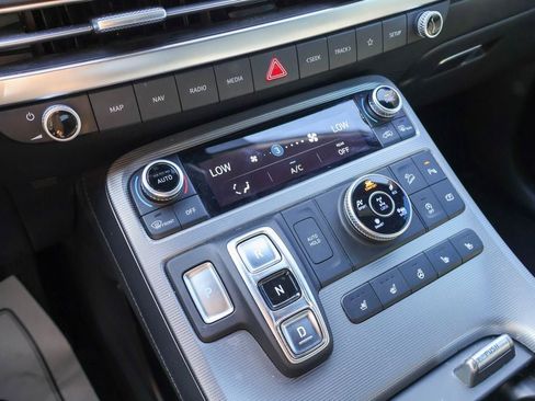 Used 2023 Hyundai Palisade Calligraphy image 17