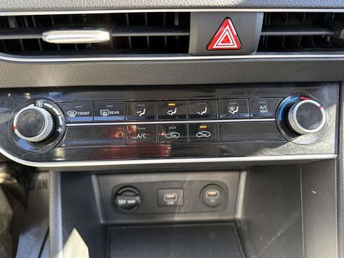 Used 2023 Hyundai Sonata SE w/ Cargo Package FWD image 21