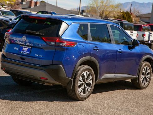 Used 2023 Nissan Rogue SV image 5