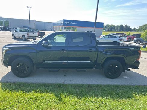 Used 2025 Toyota Tundra Platinum w/ TRD Off-Road Package AWD/4WD image 13