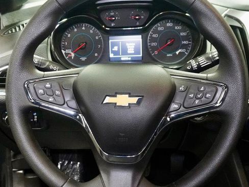 Used 2018 Chevrolet Cruze LT w/ Convenience Package FWD image 12