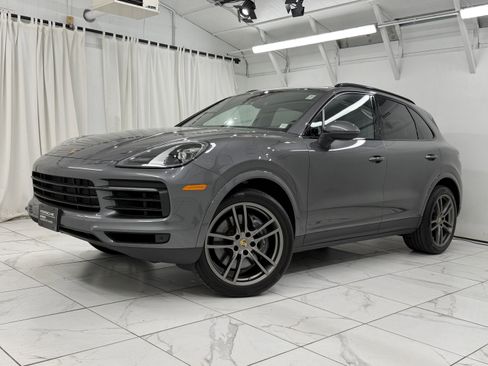 Certified 2023 Porsche Cayenne AWD/4WD image 6