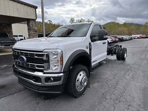 New 2025 Ford F550 XLT w/ XLT Value Package image 2
