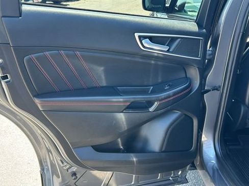 Used 2022 Ford Edge ST-Line image 14