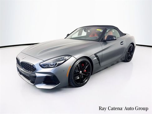 Used 2022 BMW Z4 M40i w/ Premium Package image 3