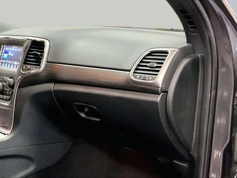 Used 2021 Jeep Grand Cherokee Laredo AWD/4WD image 15