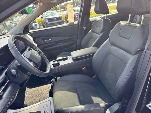 Certified 2024 Nissan Ariya FWD image 27
