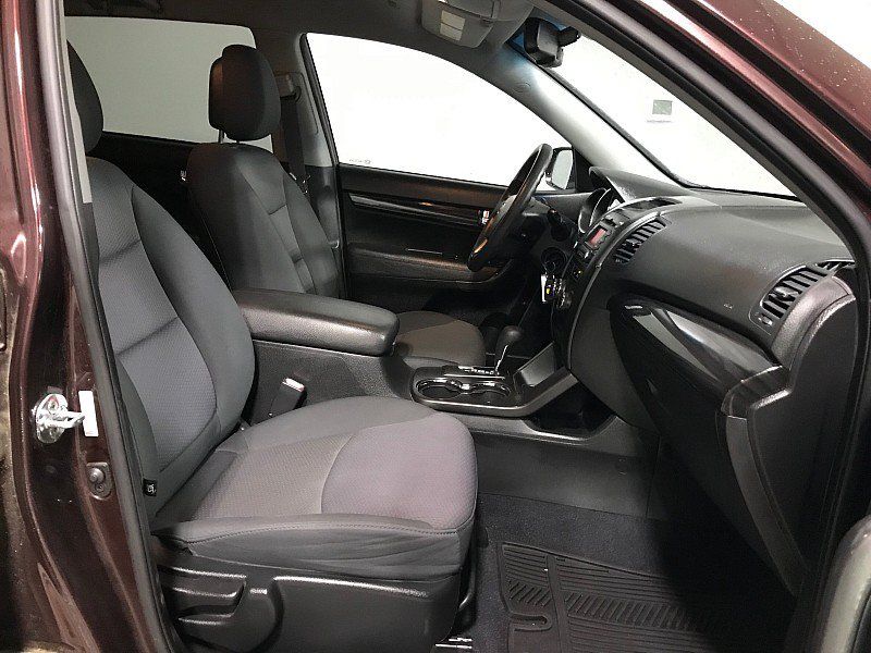Used 2013 Kia Sorento LX w/ Value Pkg FWD image 14