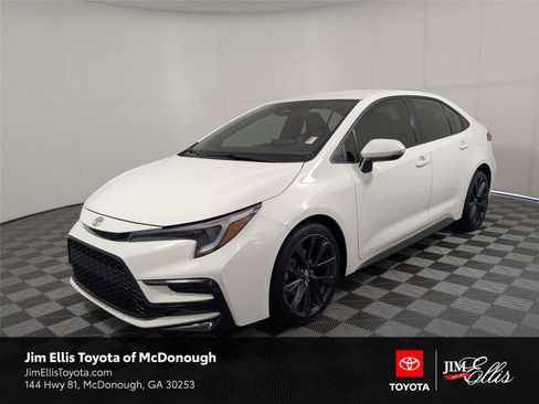 Certified 2024 Toyota Corolla SE FWD image 1