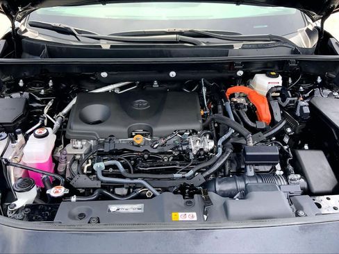 Used 2025 Toyota RAV4 LE AWD/4WD image 31