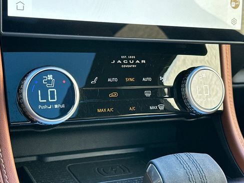 Used 2025 Jaguar F-PACE R-Dynamic S image 23