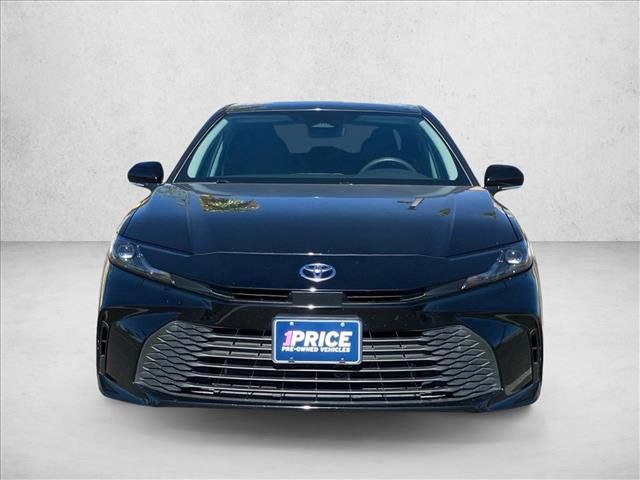 Used 2025 Toyota Camry LE FWD image 2