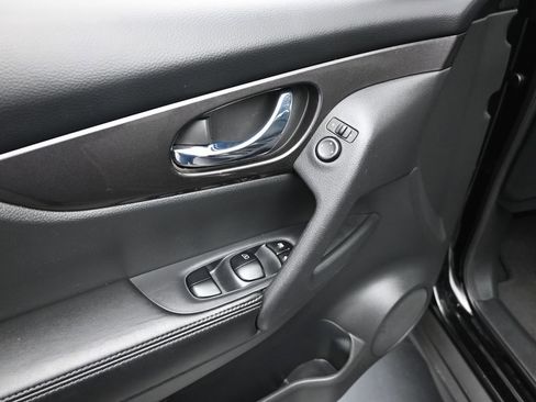 Used 2019 Nissan Rogue S w/ Special Edition Package image 10