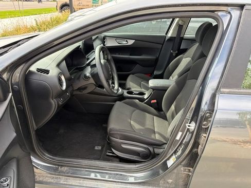 Certified 2023 Kia Forte LXS FWD image 4