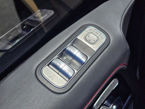 Used 2025 Mercedes-Benz G 63 AMG 4MATIC image 27