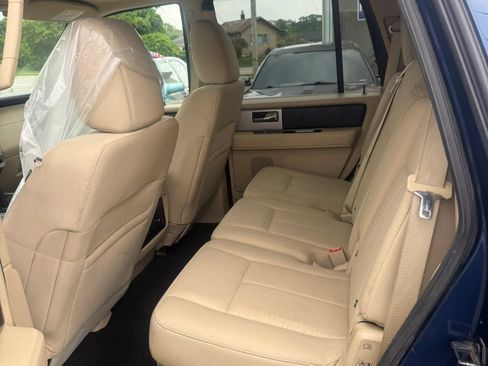 Used 2017 Ford Expedition XLT AWD/4WD image 18