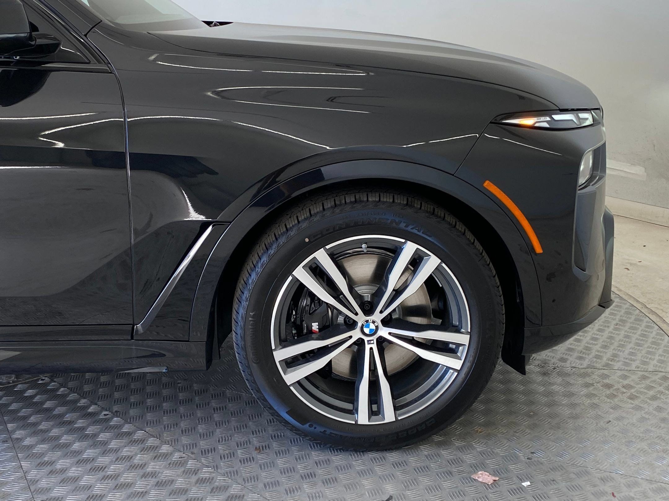 Used 2026 BMW X7 xDrive40i w/ M Sport Package AWD/4WD image 12
