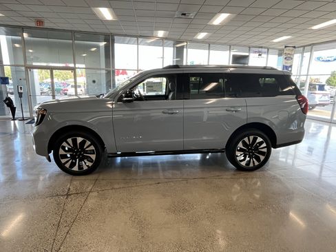 New 2025 Ford Expedition Platinum w/ Platinum Ultimate Package image 8