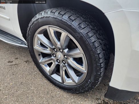 Used 2016 Chevrolet Suburban LTZ image 12