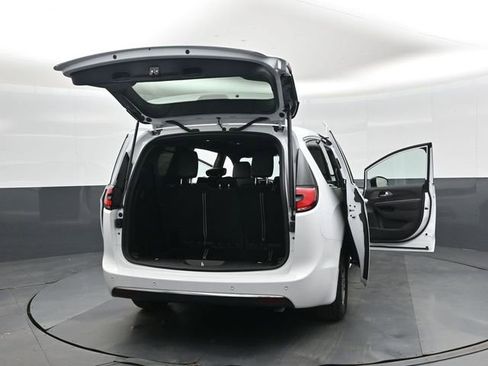 New 2026 Chrysler Pacifica Select FWD image 49