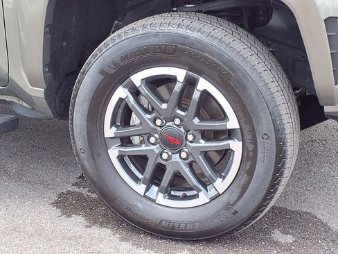 Used 2025 Toyota Tacoma TRD Sport AWD/4WD image 10